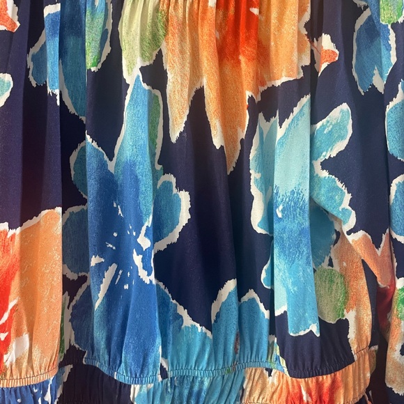 Beautiful floral knit top - Picture 2 of 4